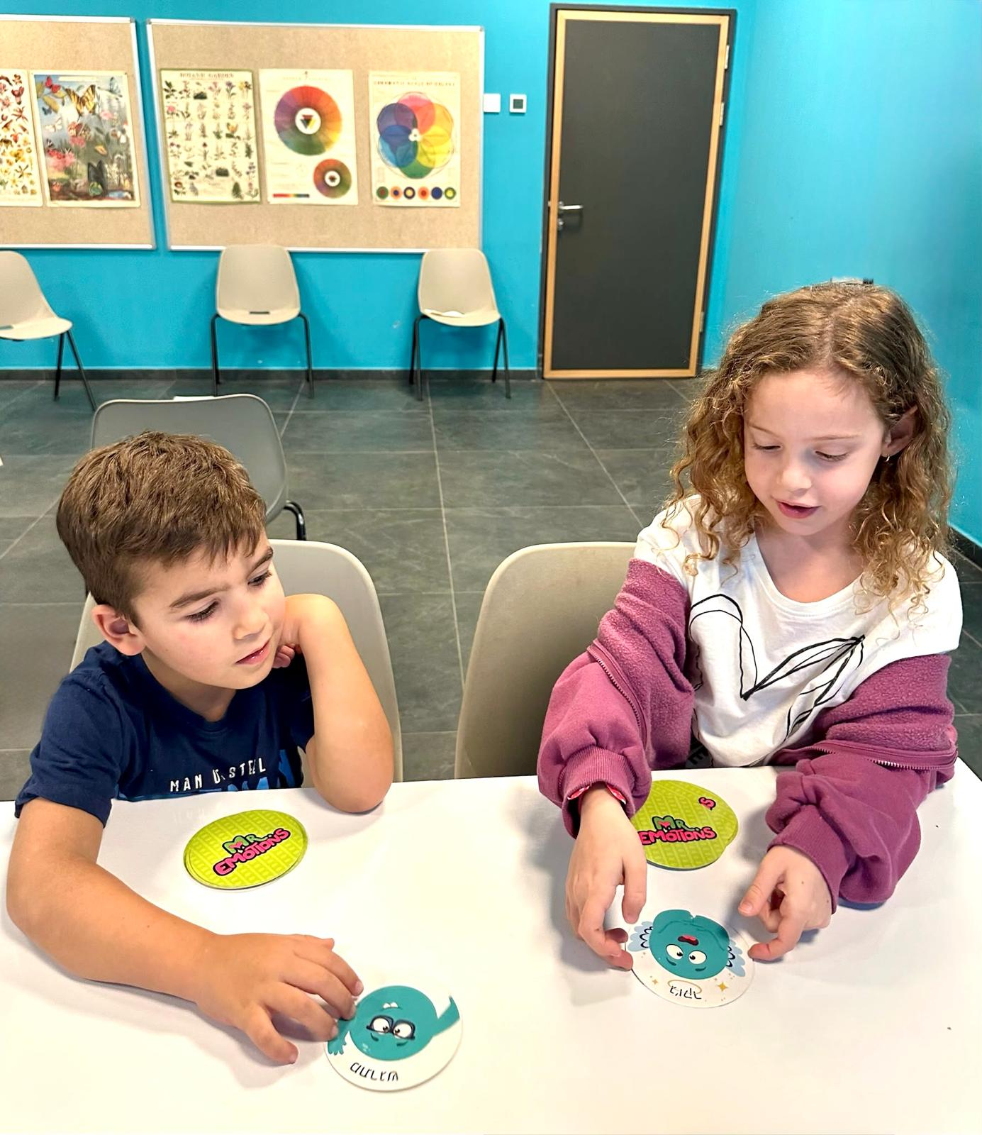 ילדים בפעילות קבוצתית לפיתוח מיומנויות חברתיות – צומחים ביחד, הרצליה 14